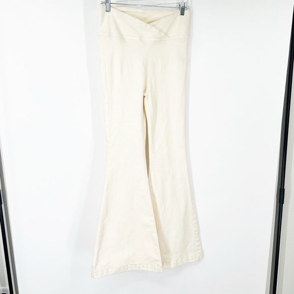 We The Free People Venice Beach Flare Pull On Jeans - Picture 2 of 12